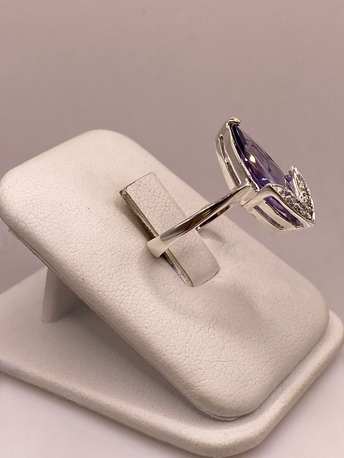 Anillo de Zirconia Púrpura Marquesa Plata Ley 925