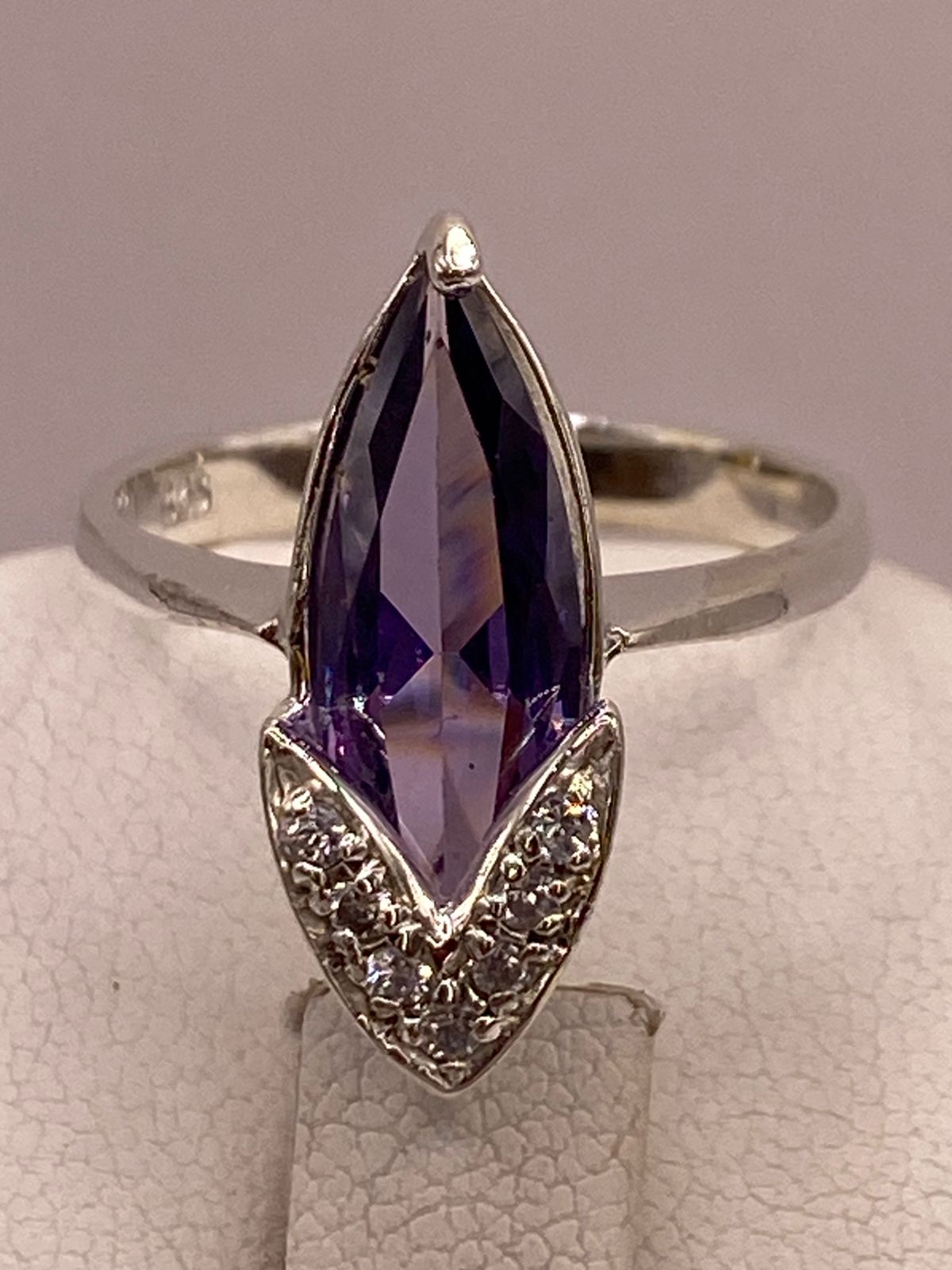 Anillo de Zirconia Púrpura Marquesa Plata Ley 925