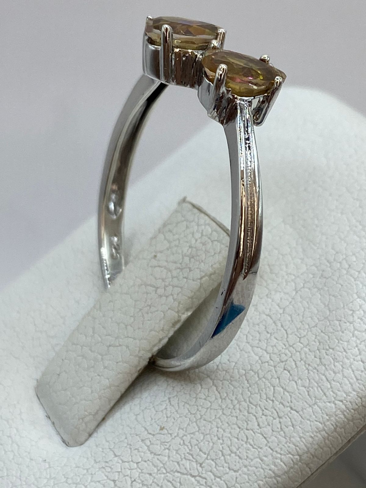 Anillo con Zirconias Color Ámbar en Plata 925
