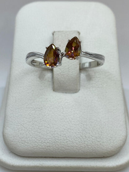 Anillo con Zirconias Color Ámbar en Plata 925, vista lateral