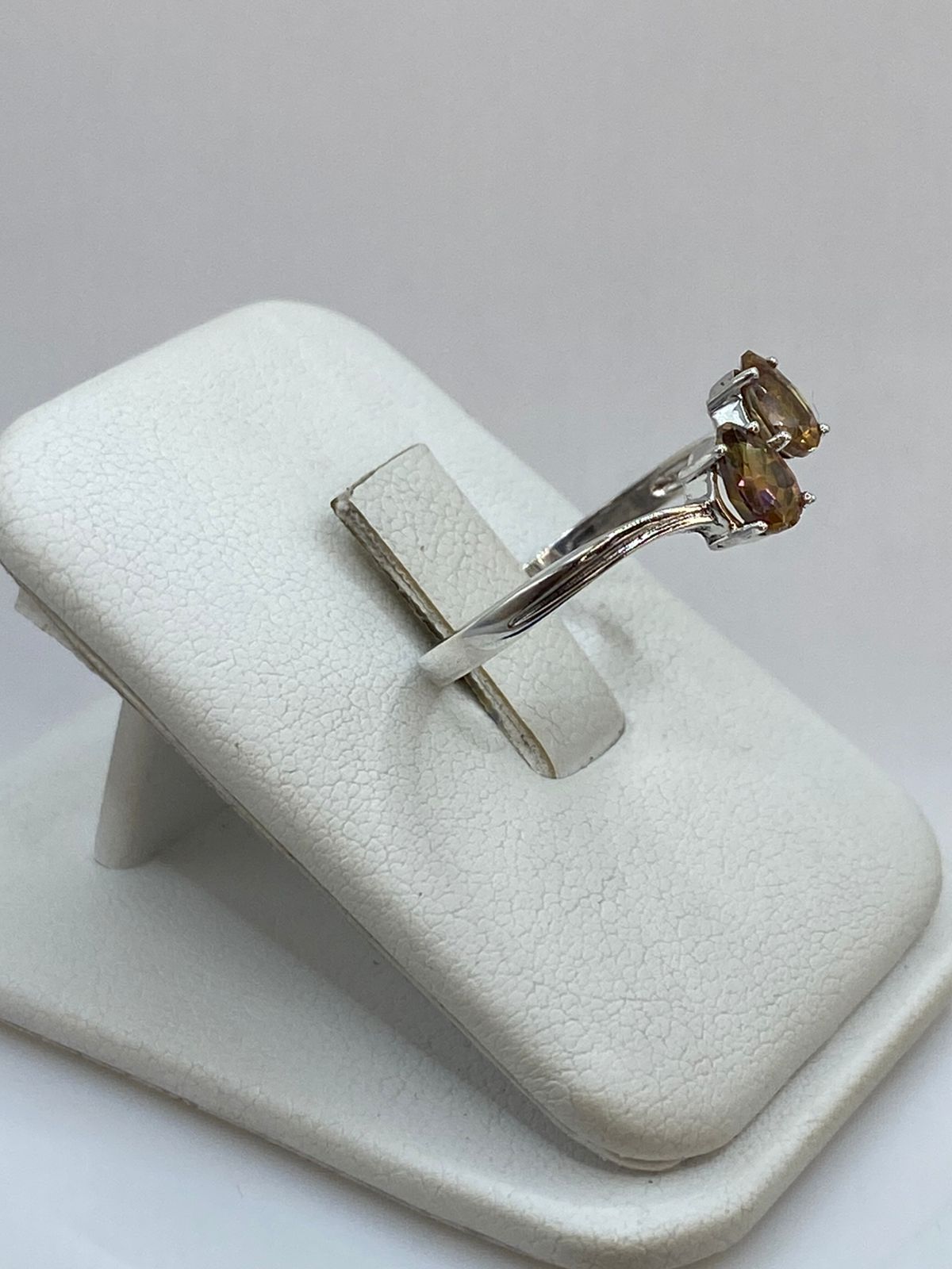 Anillo con Zirconias Color Ámbar en Plata 925