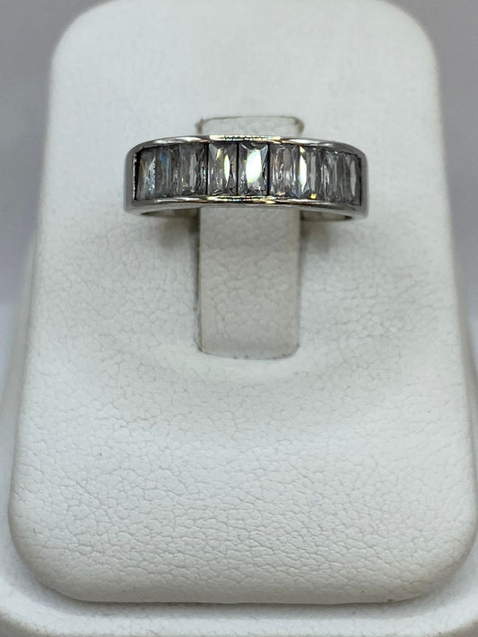 Anillo con Zirconias en Plata 925