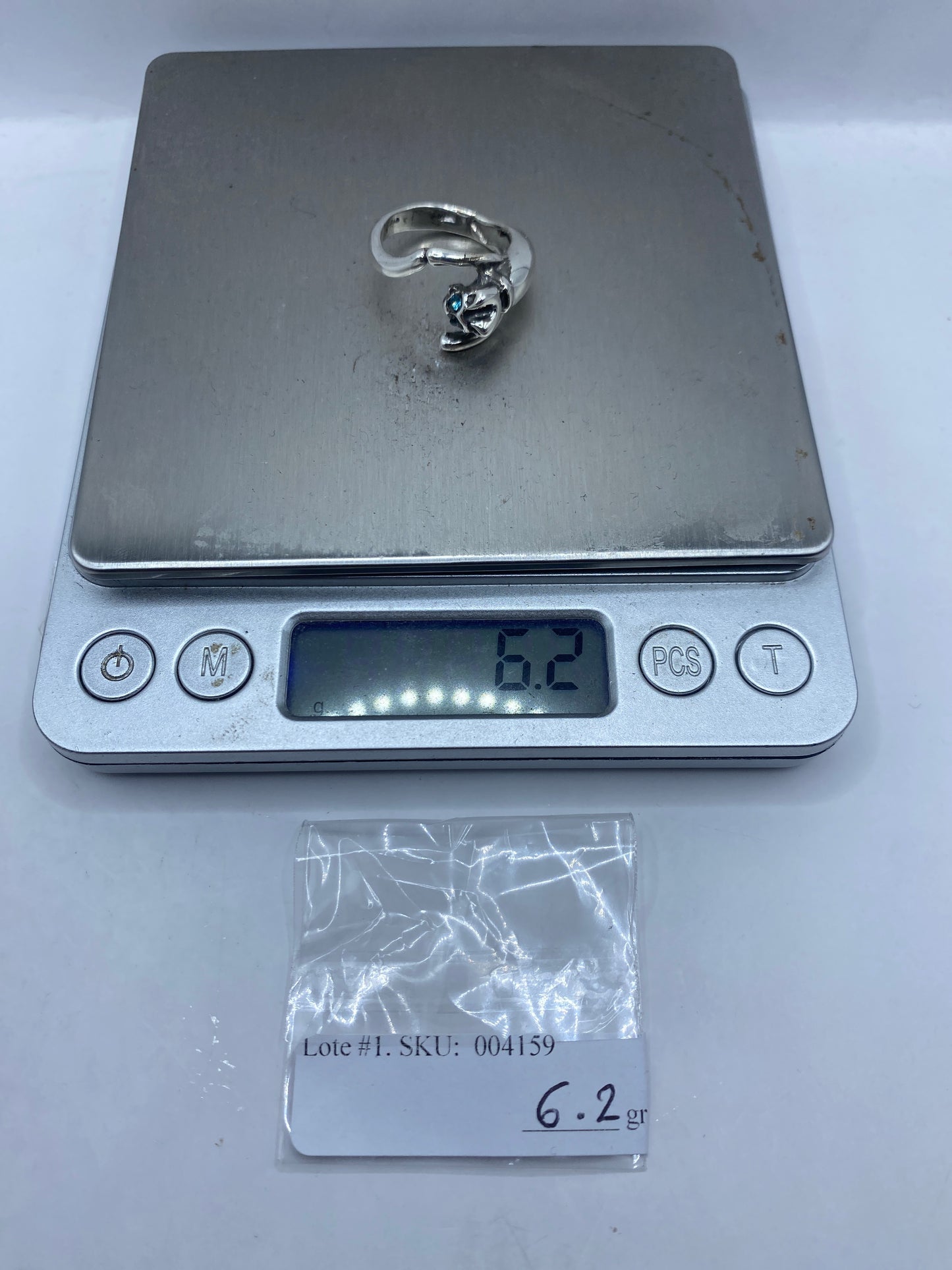 Anillo de Plata Mano con Circonia Azul — Diseño Escultural — foto 5