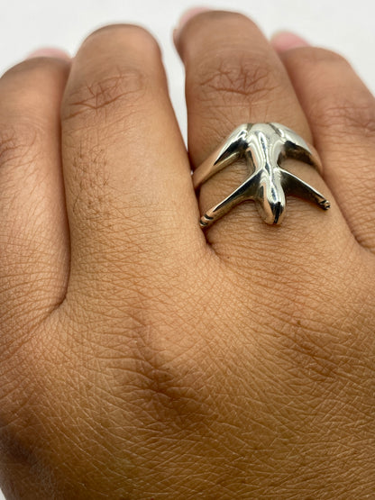 Anillo plata ala sobre báscula mostrando peso de 5.5 gramos y sello 925 MEXICO