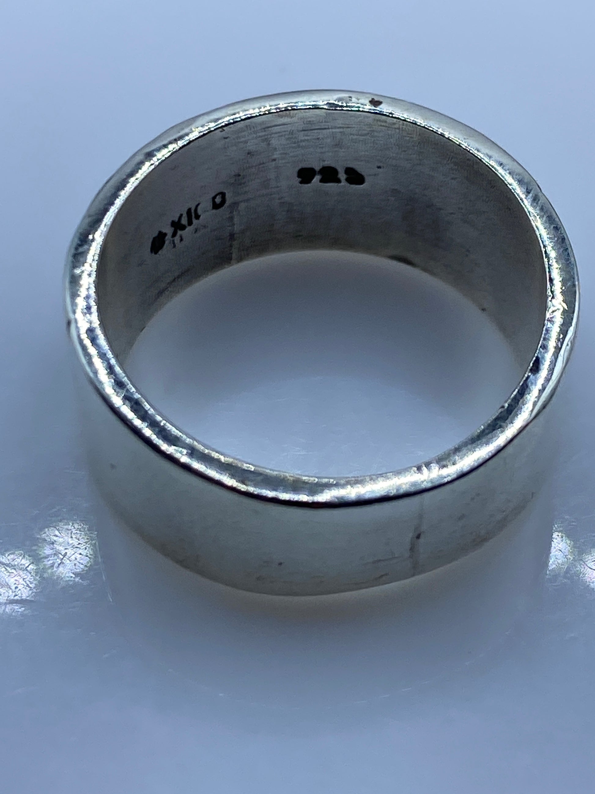 Anillo de Plata Prehispánico Grabado — Diseño Niños Celebración — foto 5