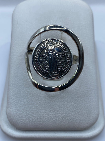 Anillo de plata .925 con sello religioso San Benito pulido en talla 6