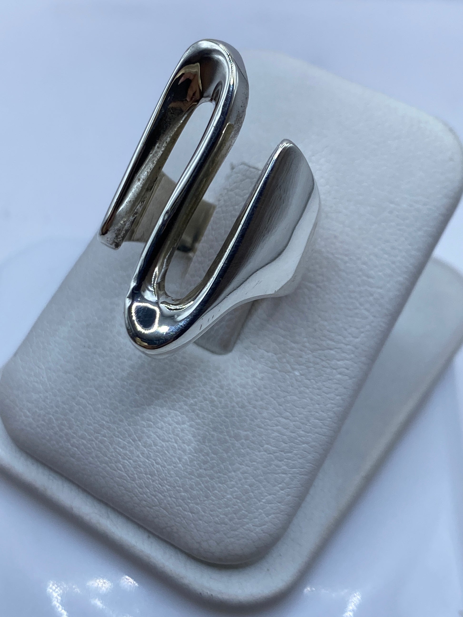 Anillo de Plata Minimalista Ovalado — Diseño Puro — foto 2