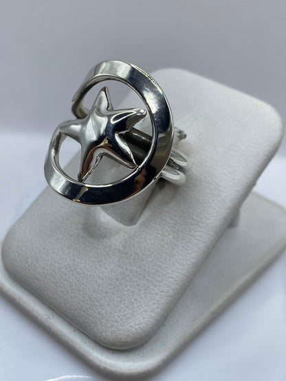 Detalle lateral del anillo de calado mostrando el corte preciso de la estrella
