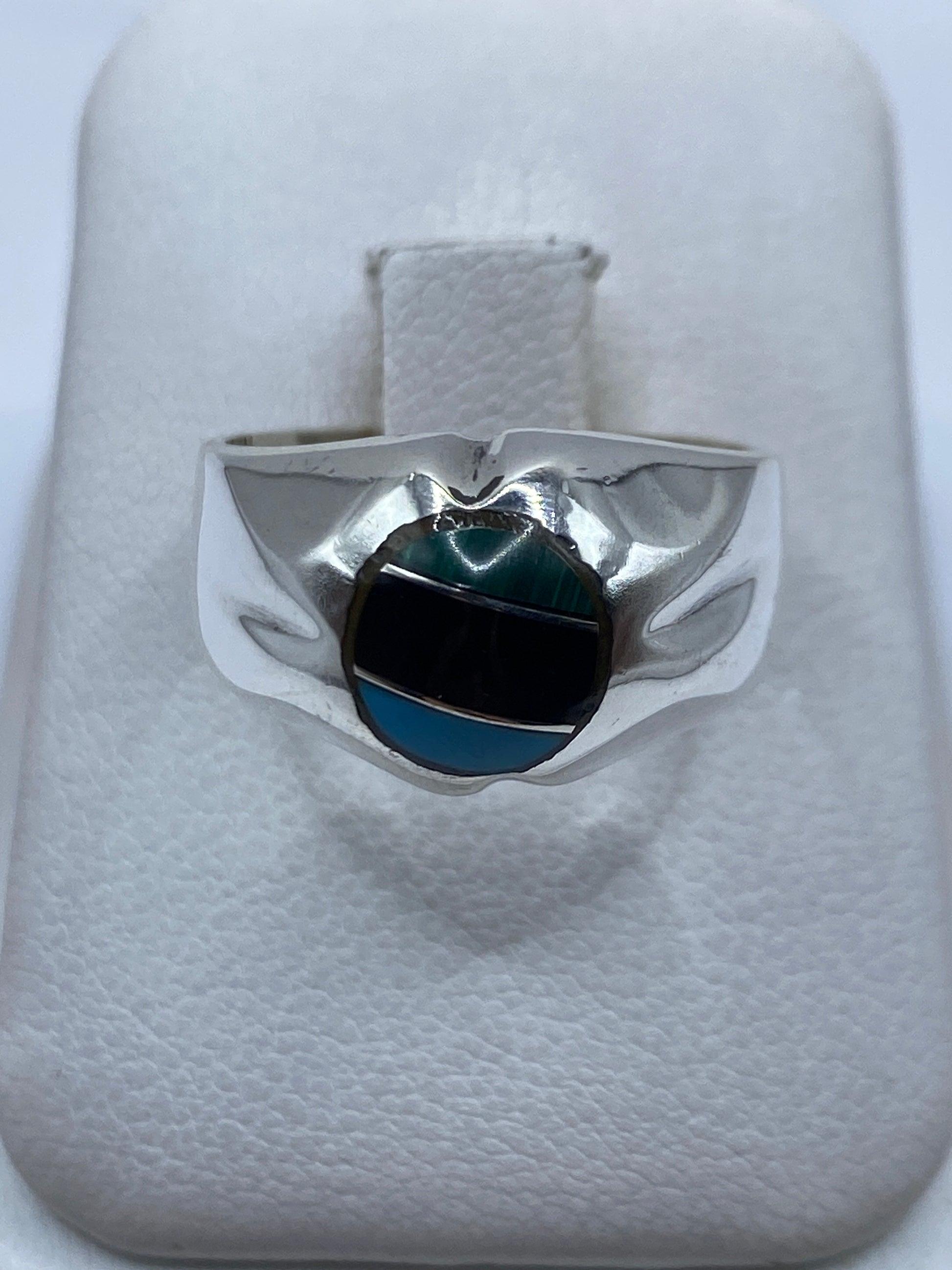 Anillo de plata .925 con malaquita natural multicolor en estuche de presentación