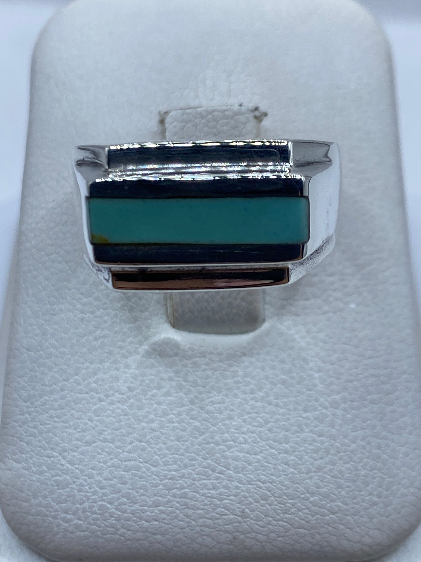 Anillo de plata .925 con turquesa azul cielo, vista superior mostrando el engaste