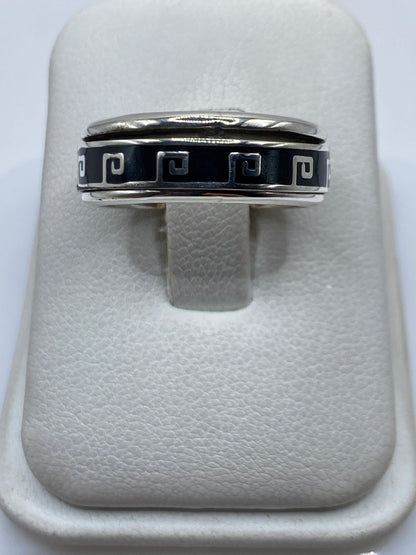 Anillo de plata .925 con grecas prehispánicas en relieve, talla 8