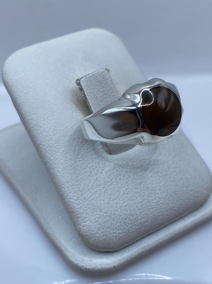 Anillo de plata .925 con sello de Quinto, detalle lateral