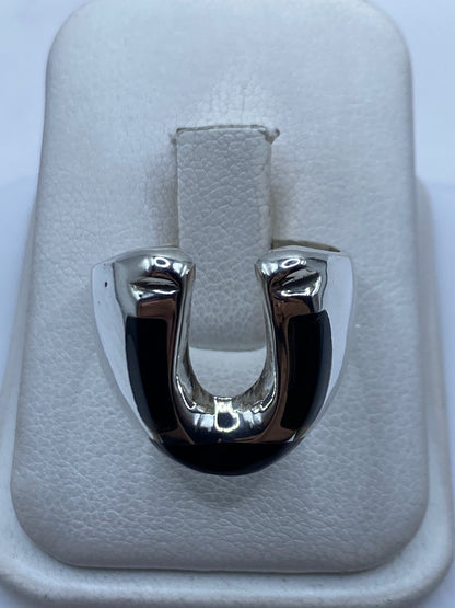 Anillo de plata .925 con ónix negro engastado en talla 9, vista frontal