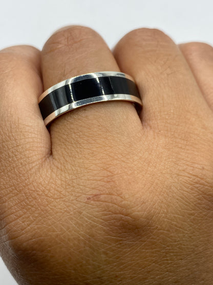 Detalle interior del anillo con marca de autenticidad 925 y peso de 7.9 gramos