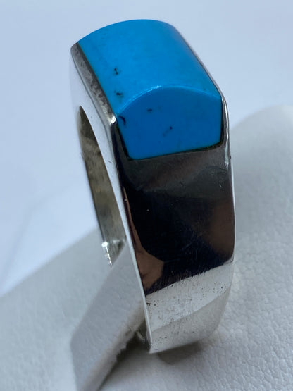 Detalle del interior del anillo con el sello 925, tomado desde arriba