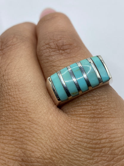 Marca .925 y Quinto grabados en el interior del anillo de plata