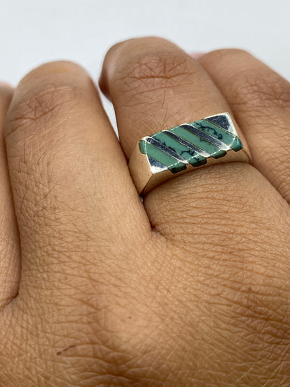 Detalle del interior del anillo con la marca de pureza .925 grabada