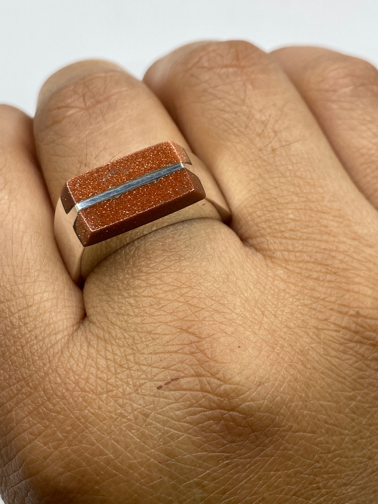 Vista interna del anillo con marca .925 y Quinto certificado