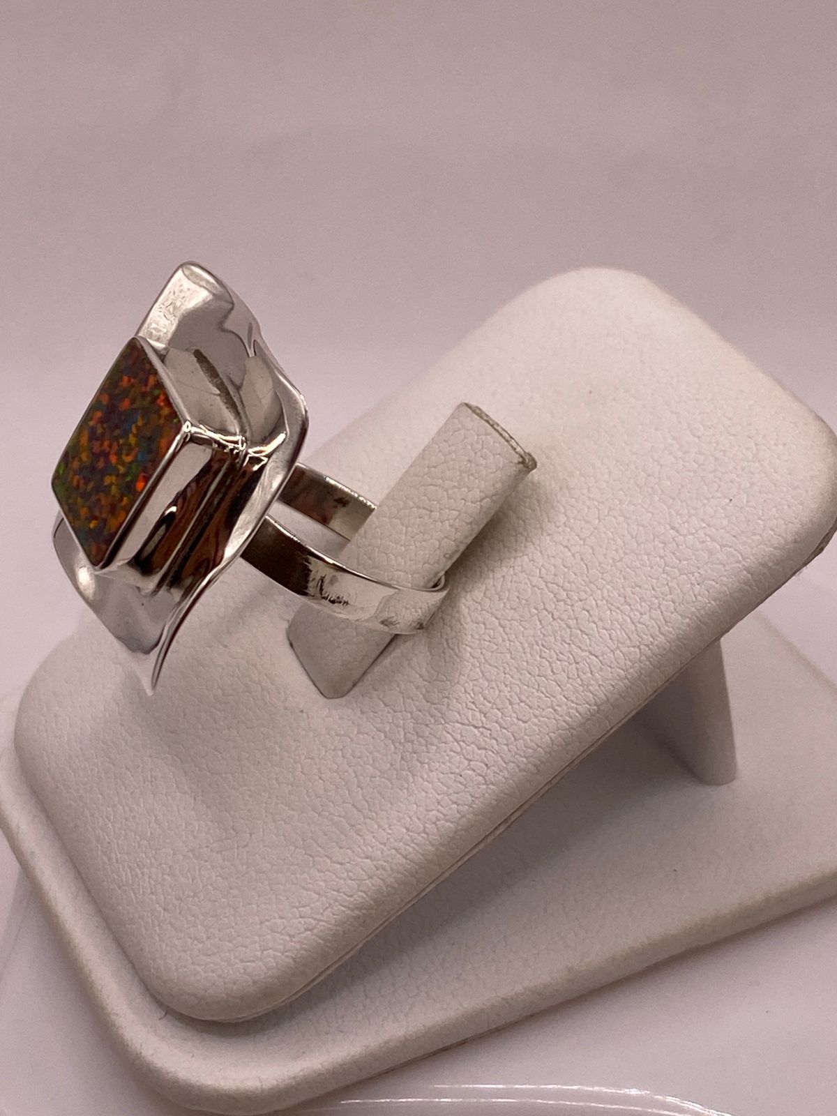 Anillo Ajustable Cuadrado con Ópalo de Fuego en Plata .925