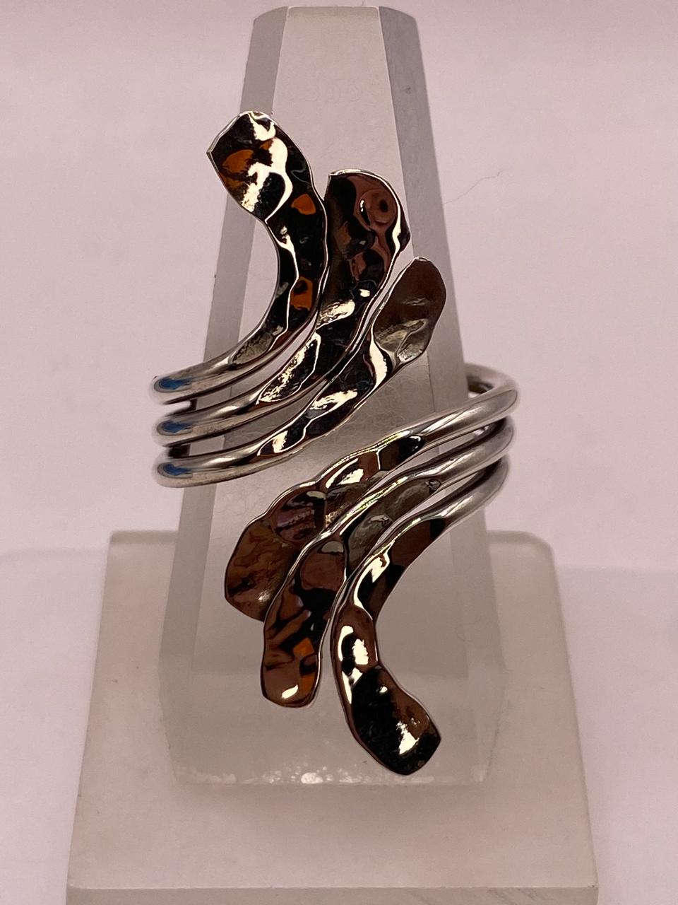 Anillo Ajustable de Plata .925 con Diseño Orgánico Martillado