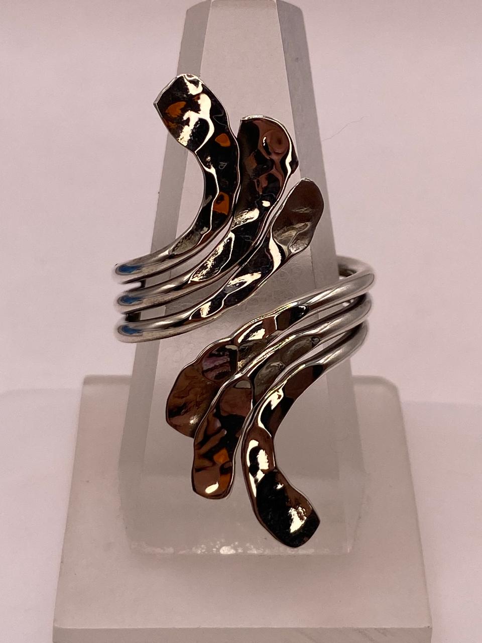 Anillo Ajustable de Plata .925 con Diseño Orgánico Martillado