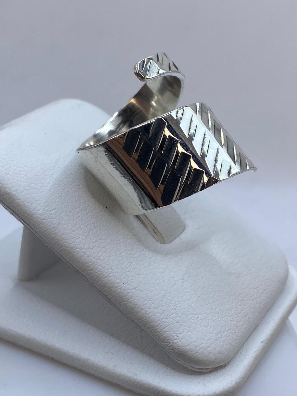 Anillo Ajustable Geométrico en Plata .925