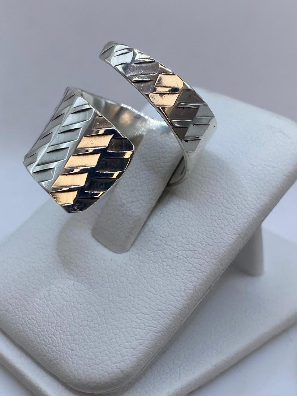 Anillo Ajustable Geométrico en Plata .925