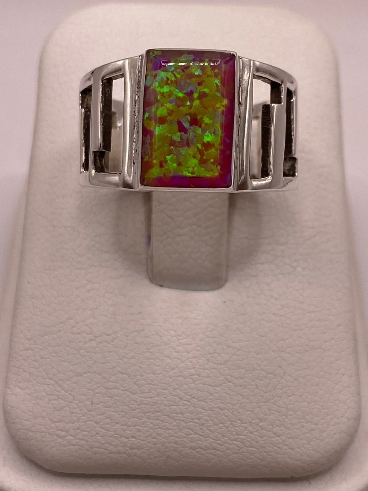 Anillo Ancho con Ópalo de Fuego Rosa, Amarillo y Verde en Plata .950