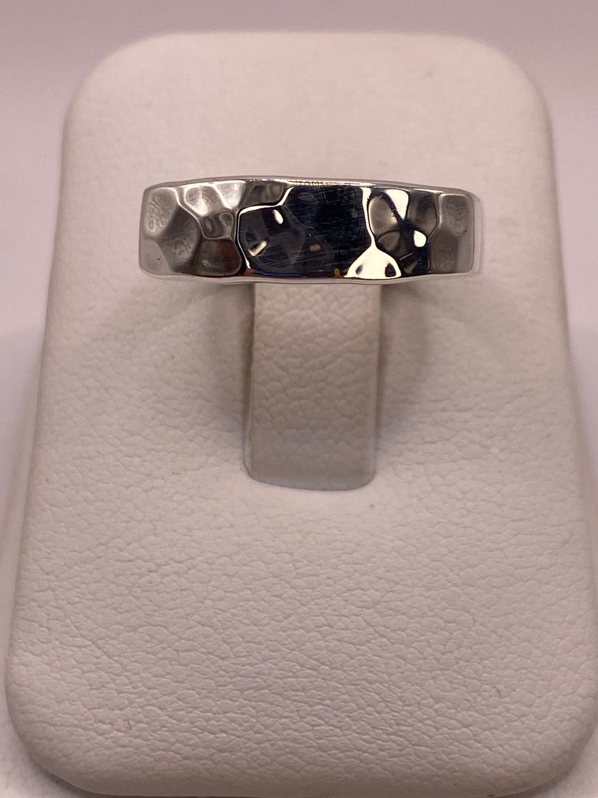 Anillo Argolla Martillada en Plata .925