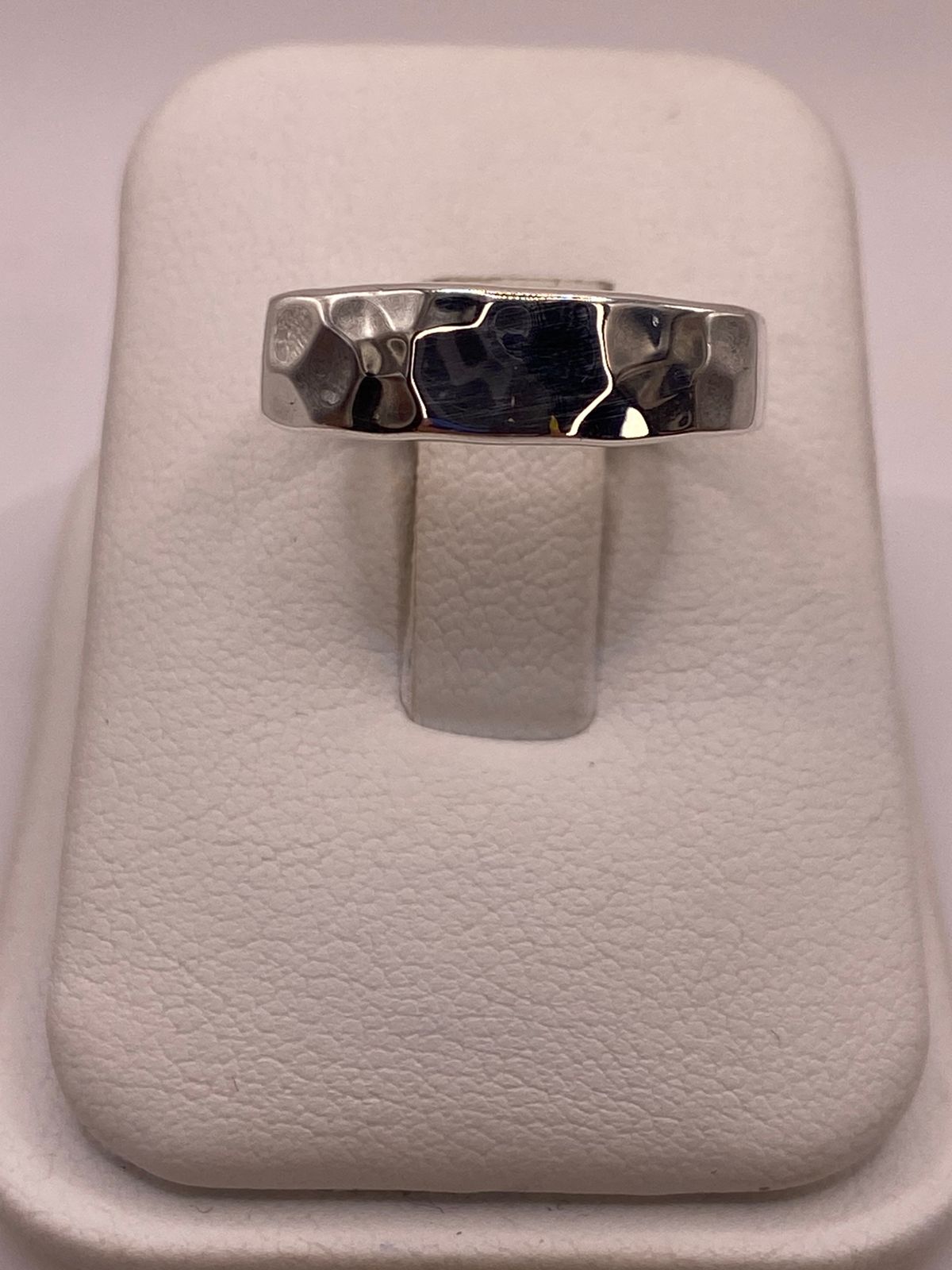 Anillo Argolla Martillada en Plata .925