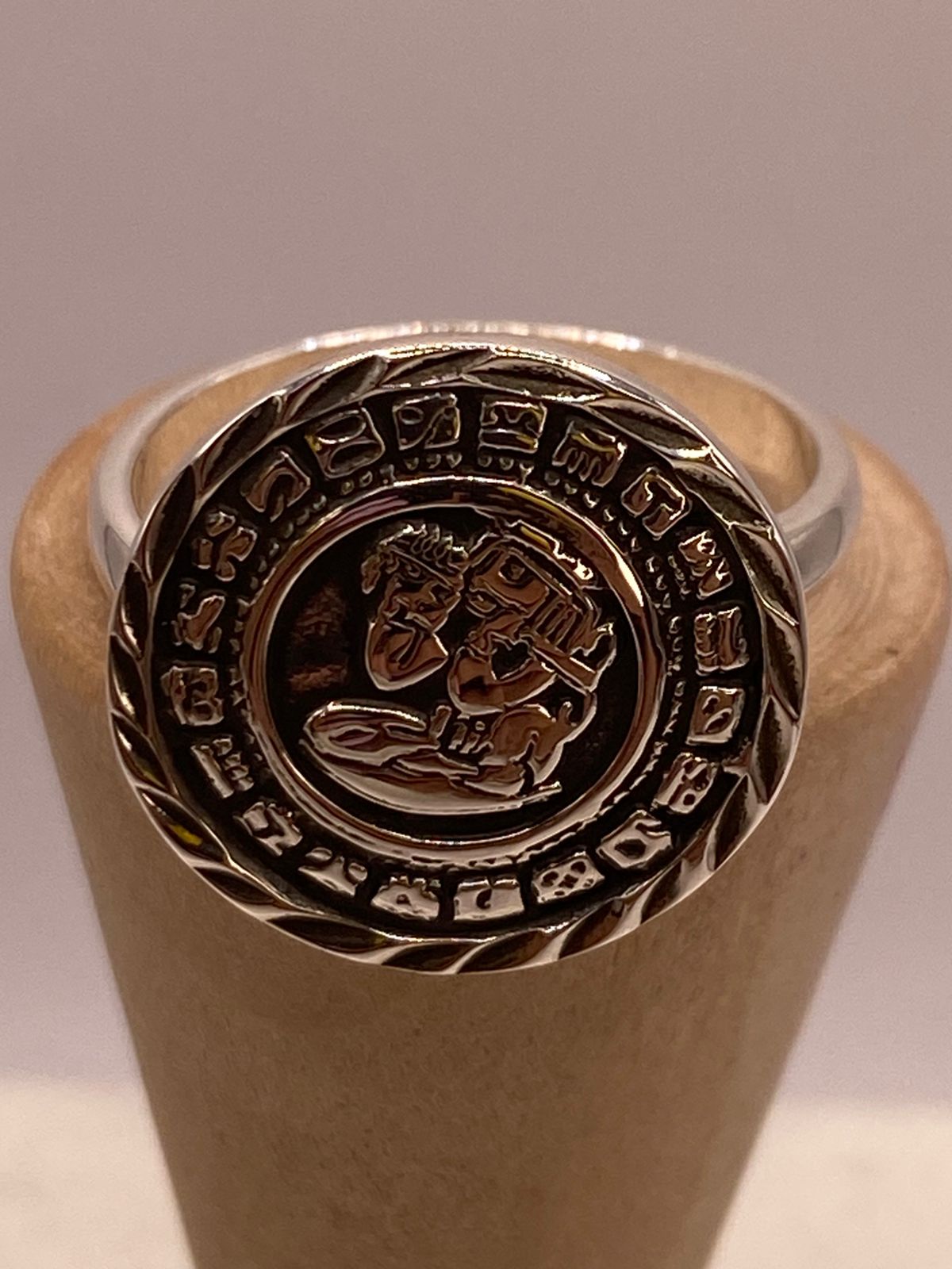 Anillo Artesanal Ajustable en Plata con Calendario Maya