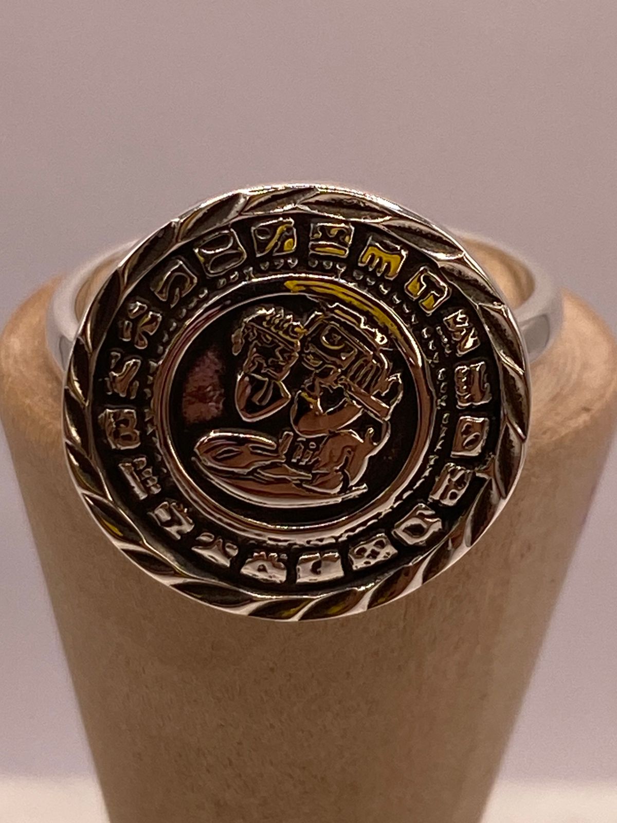 Anillo Artesanal Ajustable en Plata con Calendario Maya