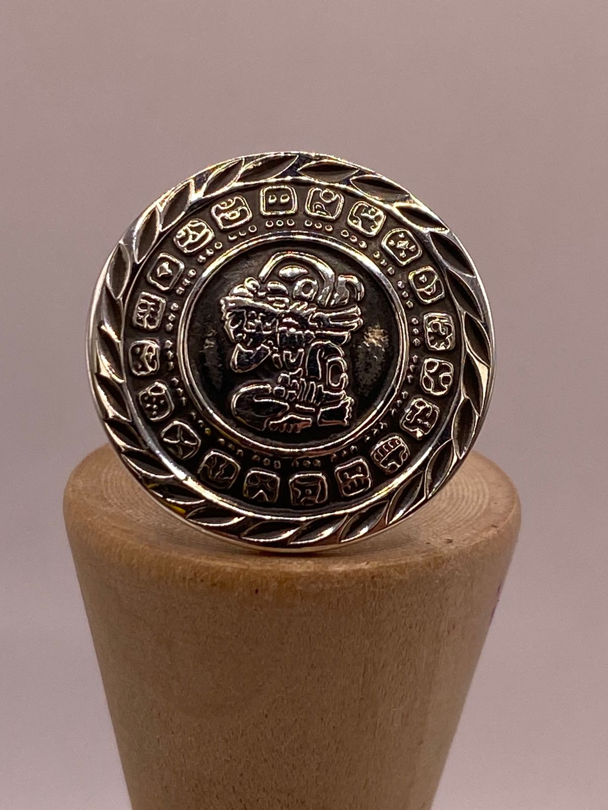 Anillo Artesanal Ajustable en Plata con Calendario Maya