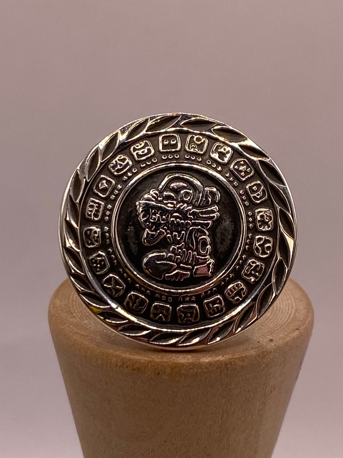 Anillo Artesanal Ajustable en Plata con Calendario Maya