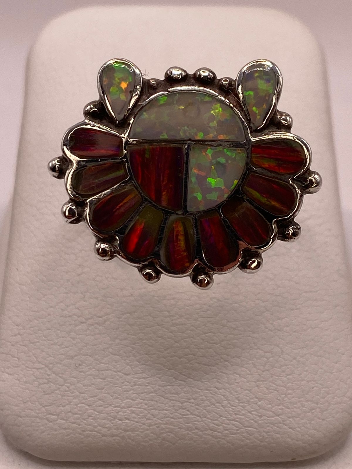 Anillo Artesanal Floral con Ópalo de Fuego en Plata .925