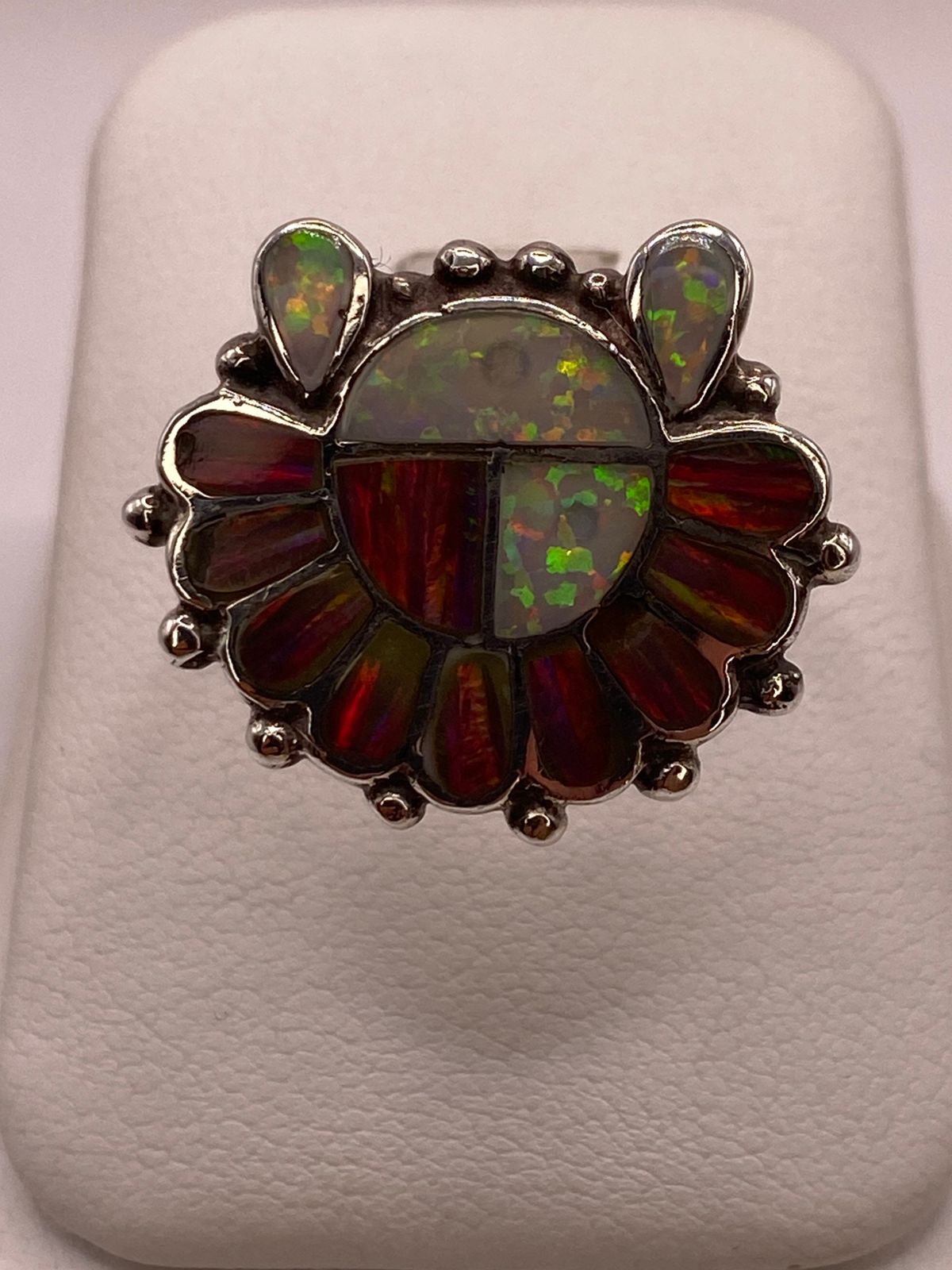 Anillo Artesanal Floral con Ópalo de Fuego en Plata .925
