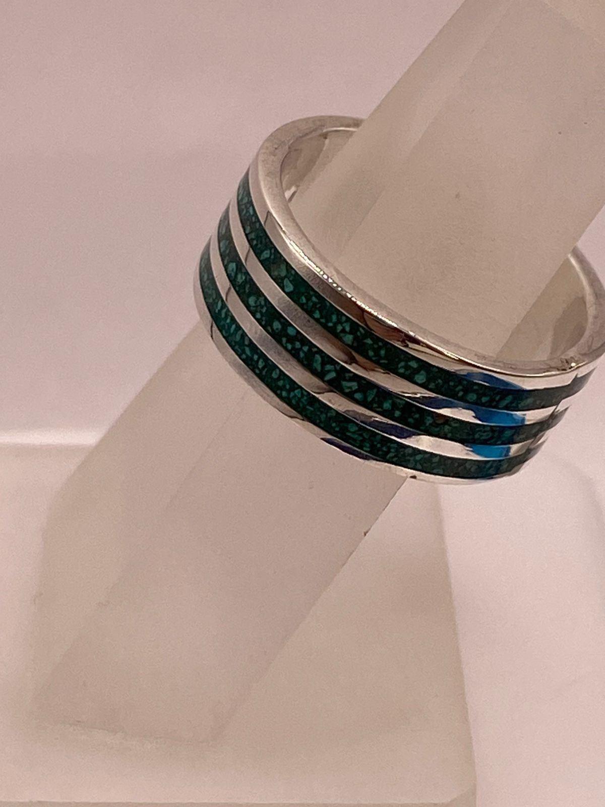 Anillo Artesanal con Franjas de Malaquita en Plata