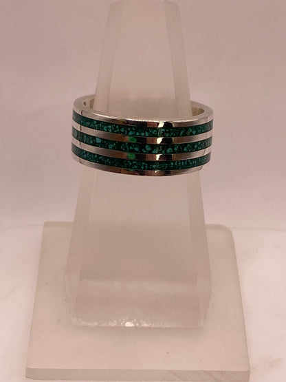 Anillo Artesanal con Franjas de Malaquita en Plata, vista lateral