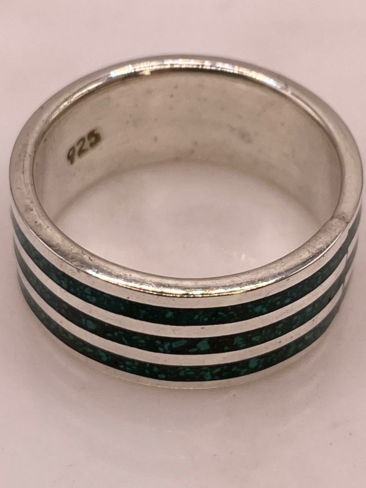 Anillo Artesanal con Franjas de Malaquita en Plata