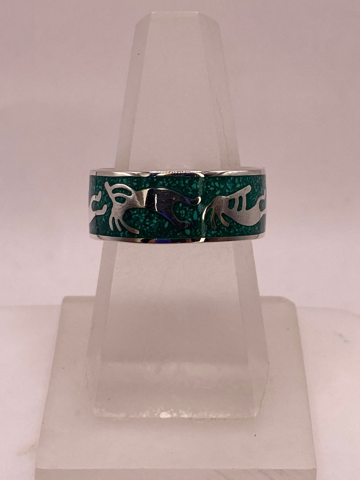 Anillo Artesanal de Malaquita con Figuras Zoomorfas en Plata