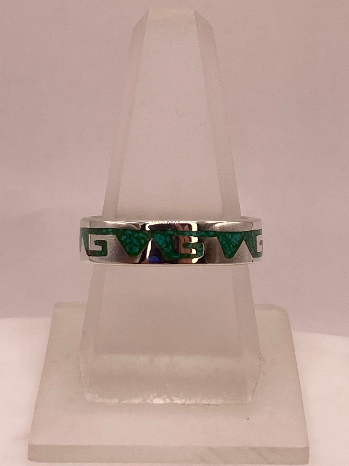 Anillo Artesanal de Malaquita con Greca Geométrica en Plata