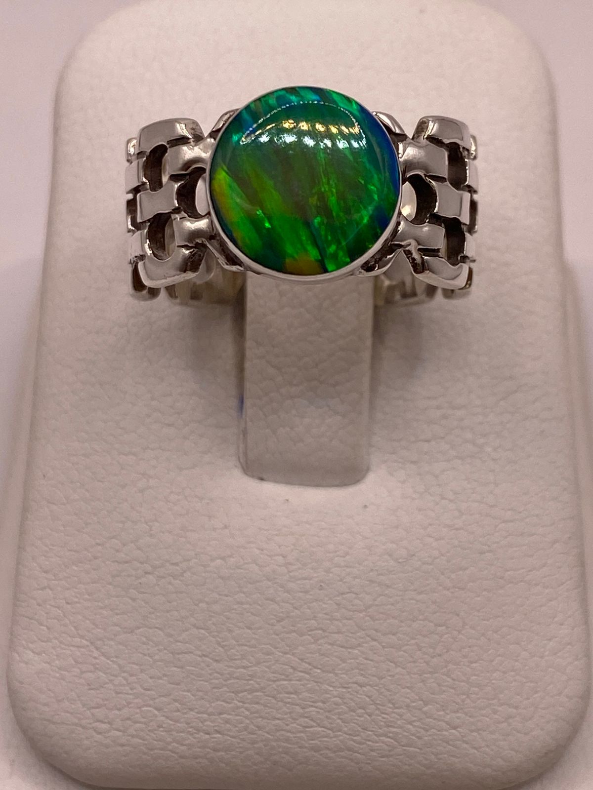 Anillo Artesanal con Ópalo de Fuego Verde en Plata .950