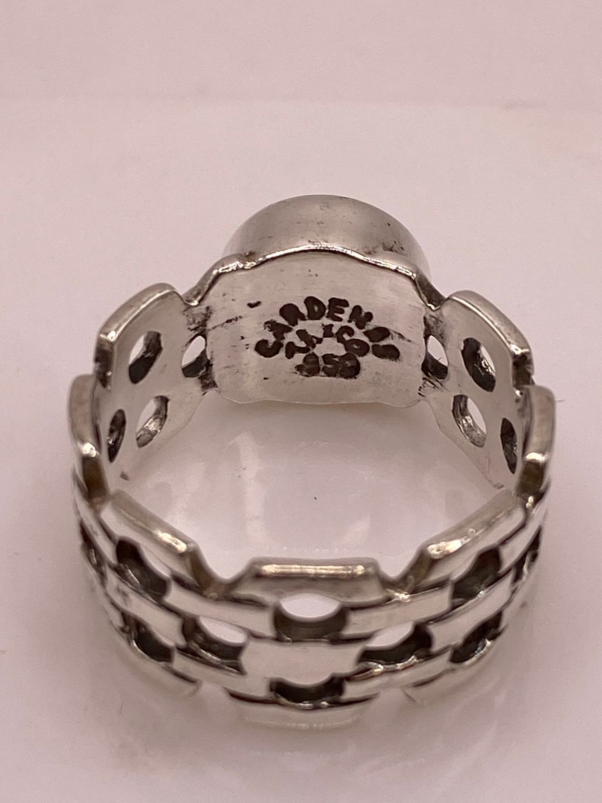 Anillo Artesanal con Ópalo de Fuego Verde en Plata .950