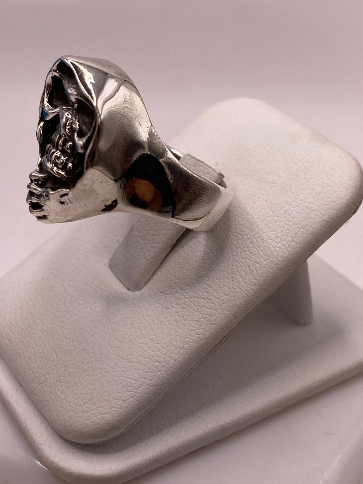 Anillo Artesanal en Plata con Calavera Encapuchada