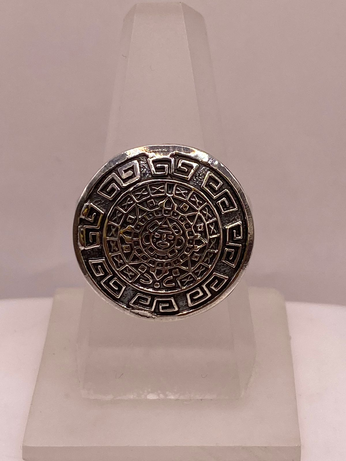 Anillo Artesanal en Plata con Calendario Azteca