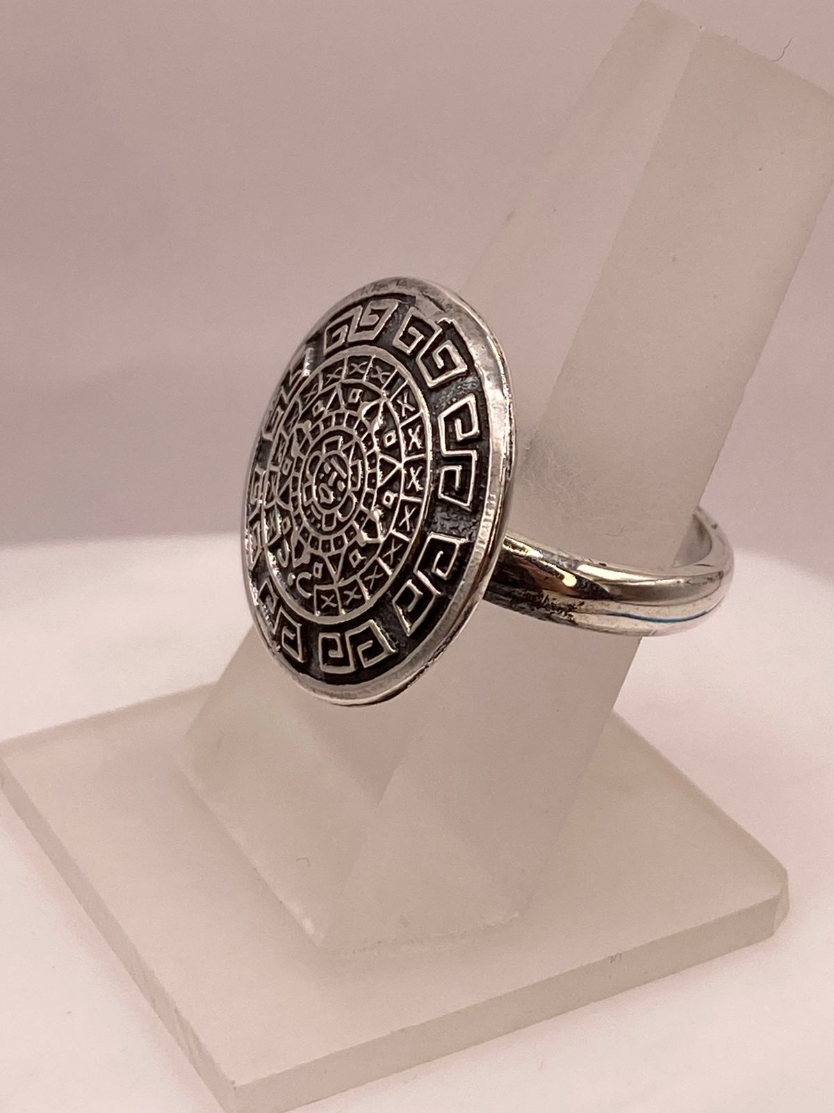 Anillo Artesanal en Plata con Calendario Azteca