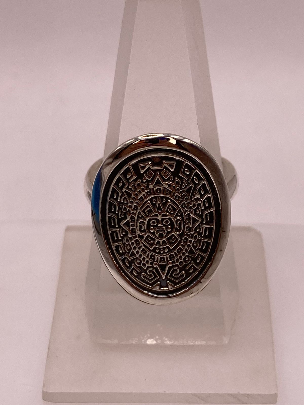 Anillo Artesanal en Plata con Calendario Azteca Grabado