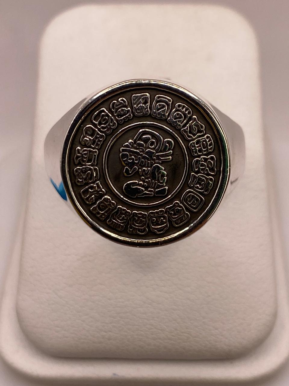 Anillo Artesanal en Plata con Calendario Maya en Relieve
