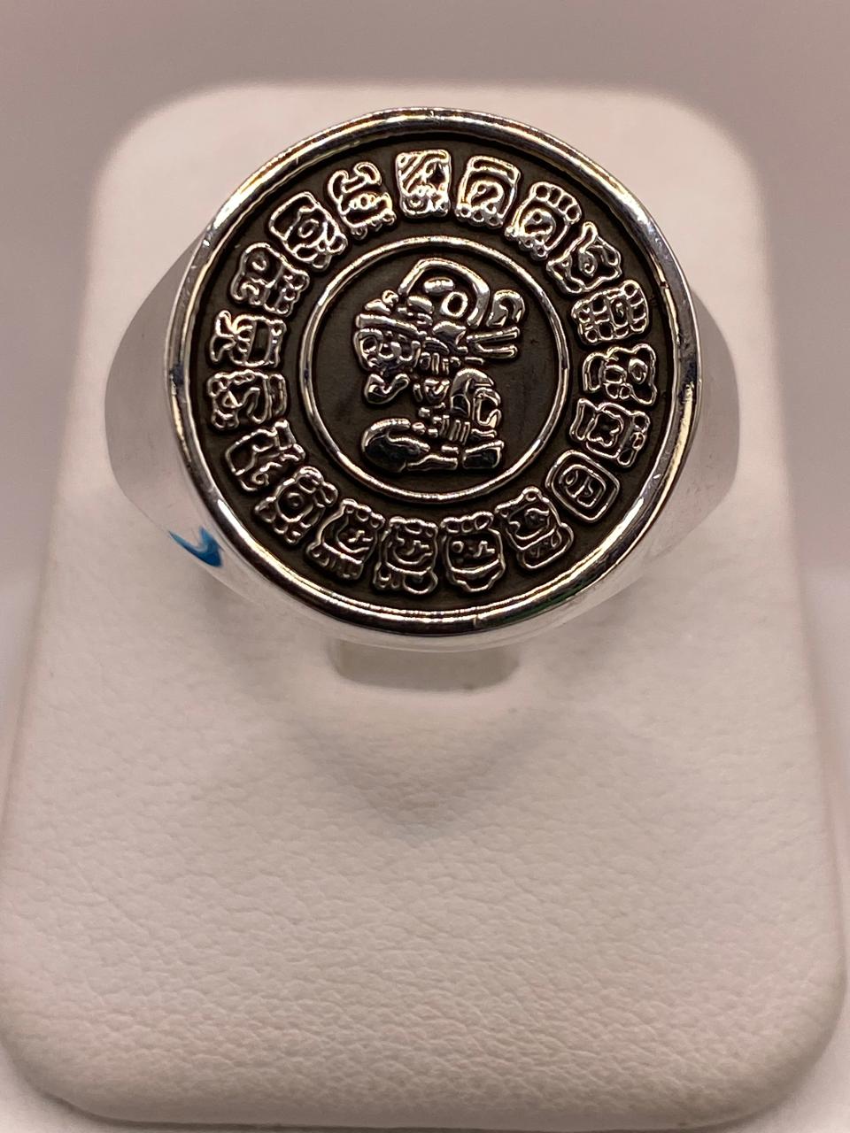 Anillo Artesanal en Plata con Calendario Maya en Relieve