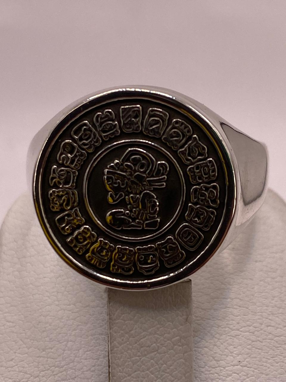 Anillo Artesanal en Plata con Calendario Maya en Relieve